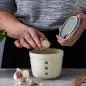 Preview: Knoblauchbehälter 2in1 mit Reibe aus Steingut