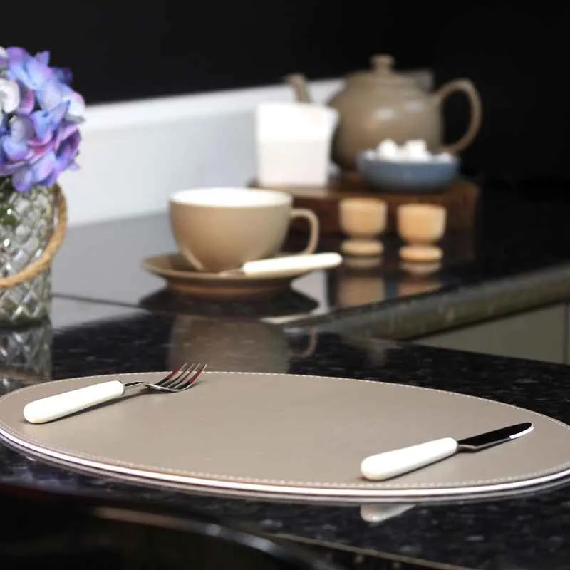 Platzset oval 45 x 34 cm taupe / weiß