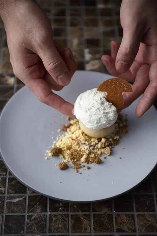 Preview: EQUINOXE FLACHER TELLER/DESSERTTELLER 21,5 cm Pfeffer
