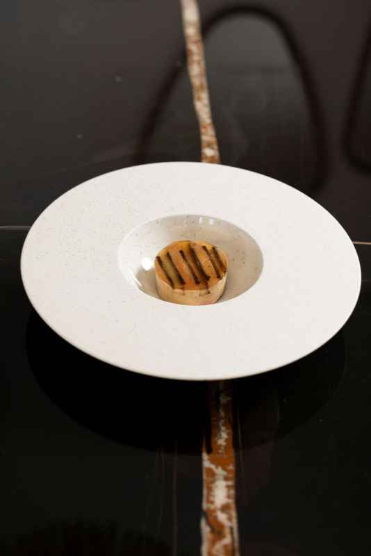 Preview: SPHERE KUGEL-TELLER Alabaster Weiss Cosmos Gold Ø 30,5 cm