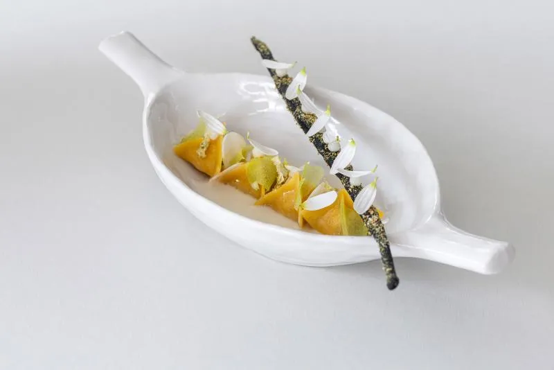 YLI POD-SCHAELCHEN 16 CM Alabaster Weiss