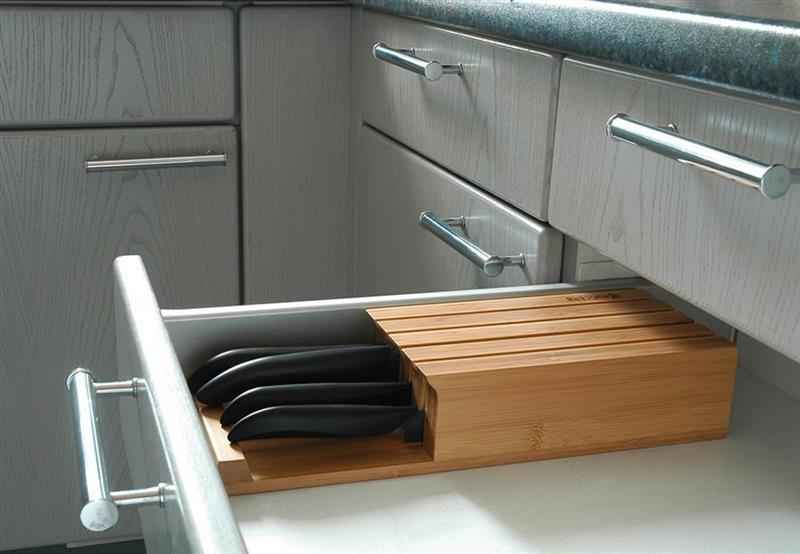 Preview: Bamboo Messer Block mit 4 GEN Black Messern