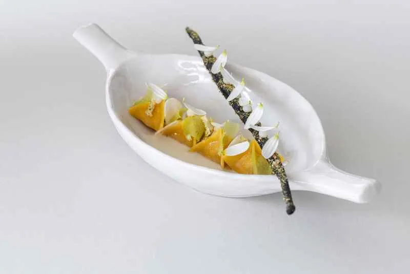 YLI POD-SCHAELCHEN 16 CM Alabaster Weiss