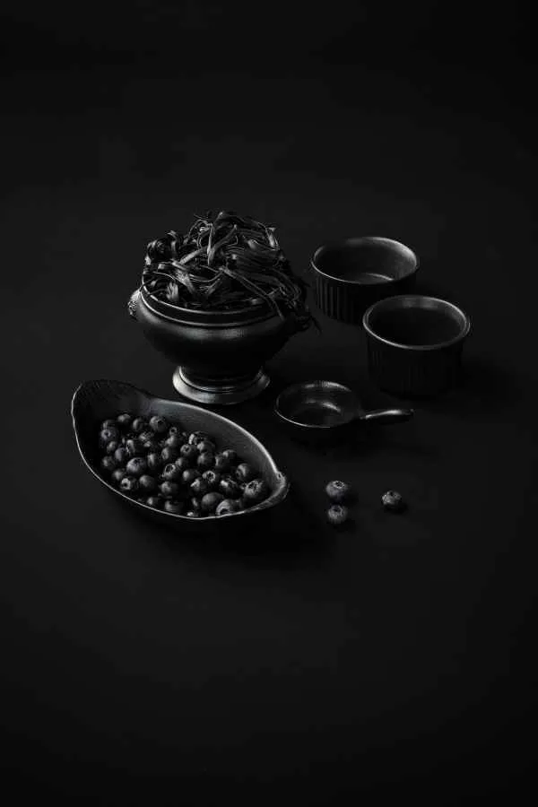 GRATINSCHUESSEL, OVAL, MIT GRIFFEN in gusseisener Optik 20 cl
